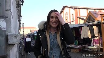 Esmer Güzellik Jessica Bell, Sert Bir Videoda Sıkı Götünü Siktiriyor
