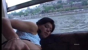 Büyük Bir Yarrağa Oral Ve Anal Veren Kadınların Pov Videosu
