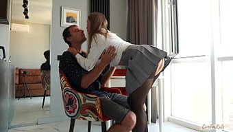 Bir Öğrencinin Anal Becerileri Ve Sıkı Vajinası Üniversiteye Girmesine Yardımcı Oluyor.