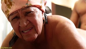 Ateşli Olgun Dora Rodrigues, Azgın Genç Tarafından Götü Delik Deşik Ediliyor.