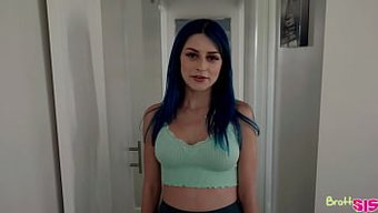 Jewelz Blu'Nun Büyük Poposu Ve Mavi Saçları Hd Videoda