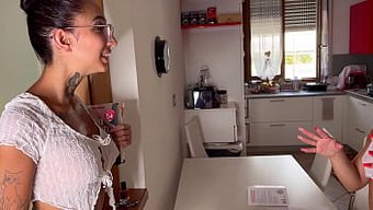 Özel Öğretmen, Sara Diamante'Ye Ispanyolca Ve Daha Fazla Ders Veriyor.