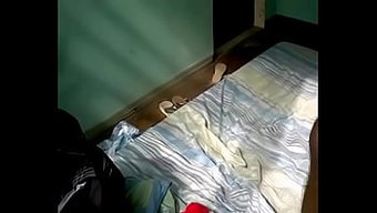 Karımı Arkadaşımla Kendi Zevkim Için Seks Yaparken Kaydettim