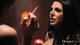 Angela White, Büyük Göğüsleri Ve Doğal Göğüsleriyle Tersine Grup Seks Yapıyor