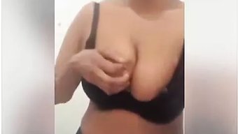 Mali'Den Siyah Afrikalı Güzellik Sıcak Bir Videoda