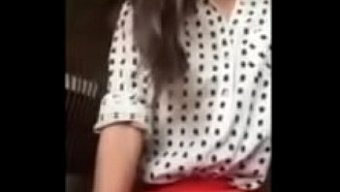 Yaşlı Amatör Genç Web Kamerasında Mastürbasyon Yapıyor
