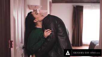 Gabriella Paltrova, Yeni Bekar Bir Kadın, Eski Sevgilisinin En Iyi Arkadaşının Yardımıyla Tatmin Edici Bir Orgazm Yaşıyor.