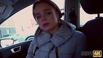 Sıkı Genç Calibri Angel, Sert Seks Videosunda Ajandan Anal Ve Oral Seks Alıyor