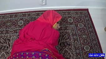 Pashto, Tacik, Hazara Veya Özbek Kökenli Bir Afgan Güzeliyle Seks.