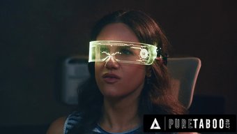 Üvey Annenin Gizli Seks Zindanı Şok Olmuş Genç Tarafından Ortaya Çıkarılıyor