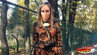 Alman Genç Model Liza, Para Karşılığında Anal Hakkında Konuşuyor