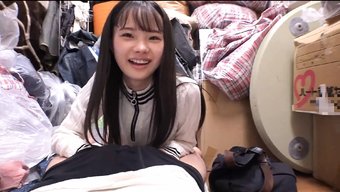 Ichika Matsumoto, Halka Açık Bir Videoda Seks Yaparak Cowgirl'Ünü Alır