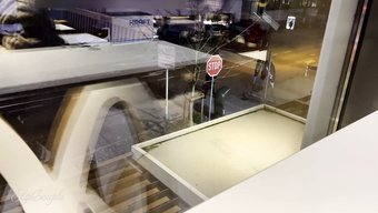 Risk Alan Çift, Fast Food Restoranında Halka Açık Seks Yapıyor