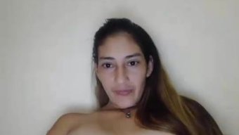 Latin Güzeli Pamelita Ricota Skype'Da Amını Gösteriyor