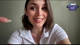 Üniversite Öğrencisi, Eski Sevgilisi Için Arkadaşıyla Seks Yaparken Kendini Kaydeder