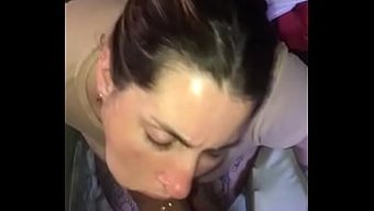 Bruni, Pete'In Derin Boğaz Yapıp Tek Bir Damlasını Bile Tutmamasını Seviyor.