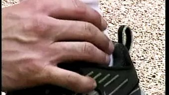 Yaşlı Adam, Genç Ingiliz Okul Kızını Tam Anlamıyla Güzelce Becerdi.