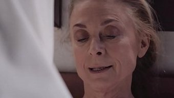 Magdalene St. Michaels Ve Nina Hartley Sıcak Rahibe Kostüm Oyununda