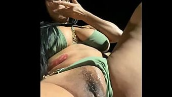 Ateşli Ve Seksi Kolombiyalı Kadın Bu Videoda Çılgına Dönüyor.