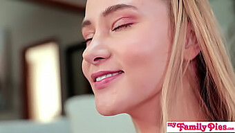Avrupalı Üvey Kız, Üvey Babasıyla Sert Seks Istiyor