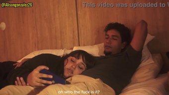Üvey Kız Kardeşimle Porno Izlerken Neredeyse Yakalanıyordum Ve Ona Oral Seks Yaptım.