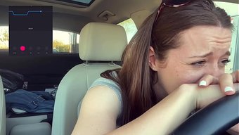 Nadia Foxx, Starbucks Drive Thru'Da Iyice Azıyor.
