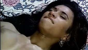 Julia Channel'In Klasik Retro Porno Videosunda Sıkı Fantezisi
