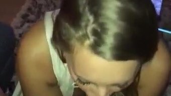 Budapeşte'Den Tini, Bu Uzaylı Temalı Videoda Sakso Çekiyor