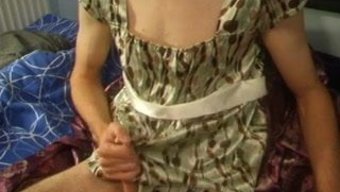 Saten Elbise Lekeleri Ile Cumshot
