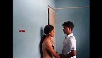 Hintli Genç (18+) Sıcak Bir Solo Seansında