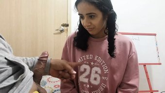 Kolombiyalı Latin Bebek, Büyük Yarak Tarafından Sıkı Amını Genişletiyor