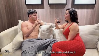 Genç Kolombiyalı Kadın, Üvey Abisi Tarafından Sertçe Sikişmek Için Baştan Çıkarılıyor.