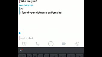 Büyük Göğüslü Ve Kalçalı Genç Kız Web Kamerasında Yaramazlık Yapıyor