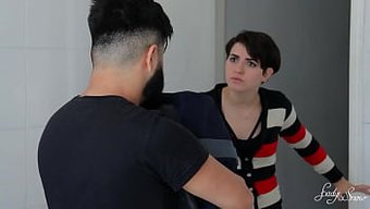 Kız Arkadaşım Tarafından Kovuldum Ve Üvey Kız Kardeşiyle Seviştim.