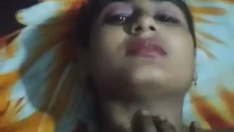 Hint Bhabhi, Sıkı Amını Büyük Yarakla Geriyor