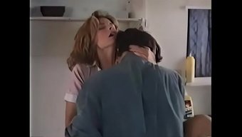 Aktris Intikamını Alır Ve Güçlü Bir Adamla Sıcak Seks Yapar.