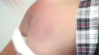 Bir Metres, Yaramaz Genç Kızı Sıcak Okul Ceza Videosunda Cezalandırıyor.