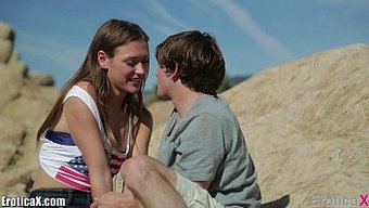 Genç Çift Tyler Nixon Ve Callie Calypso Tutkulu Açık Hava Seksinin Tadını Çıkarıyorlar