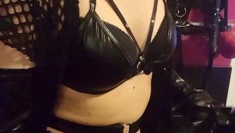 Domme Miss Emma'Nın Gücünü Bu Aşağılayıcı Ve Sapıkça Videoda Deneyimleyin