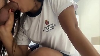 Öğrenci, Evli Öğretmene Götünü Vermek Için Okuldan Kaçtı.