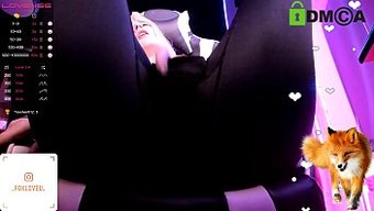 Genç 18+ Kız Mastürbasyon Yapıyor Ve Taytlara Boşalıyor