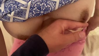 Genç Hintli Kız Priya, Üvey Babasına Sakso Çekiyor Ve Boşalıyor