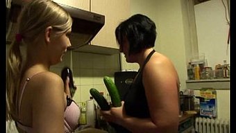 Lena Nitro'Nun Seks Oyuncakları Ve Parmaklarıyla Solo Oyunu