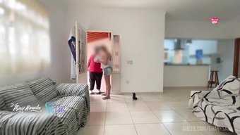 Fer Ksado'Nun Mutfaktaki Teslimatçı Çocukla Halka Açık Ilişkisi.