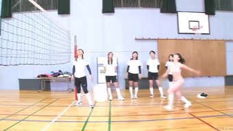 Cfnf Japon Voleybolu Hd'De Tehtit Ediyor.