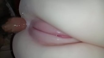 Genç Kız Seks Oyuncaklarıyla Anal Oyunun Tadını Çıkarıyor