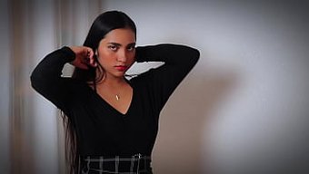 Genç Latin Genç, Ev Yapımı Bir Videoda Büyük Bir Yarrağa Sahip Oluyor