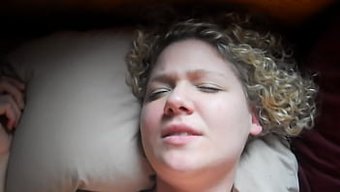 Evli Bir Kadının Zevkiniz Için Pov'Da Sikişini Izleyin