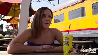 Los Angeles’lı Natasha, Kocaman Memeleriyle Anal Sekse Bayılıyor.