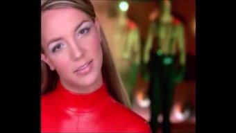 Britney Spears Peruk Ve Iç Çamaşırıyla Sıcak Bir Sarışını Izleyin